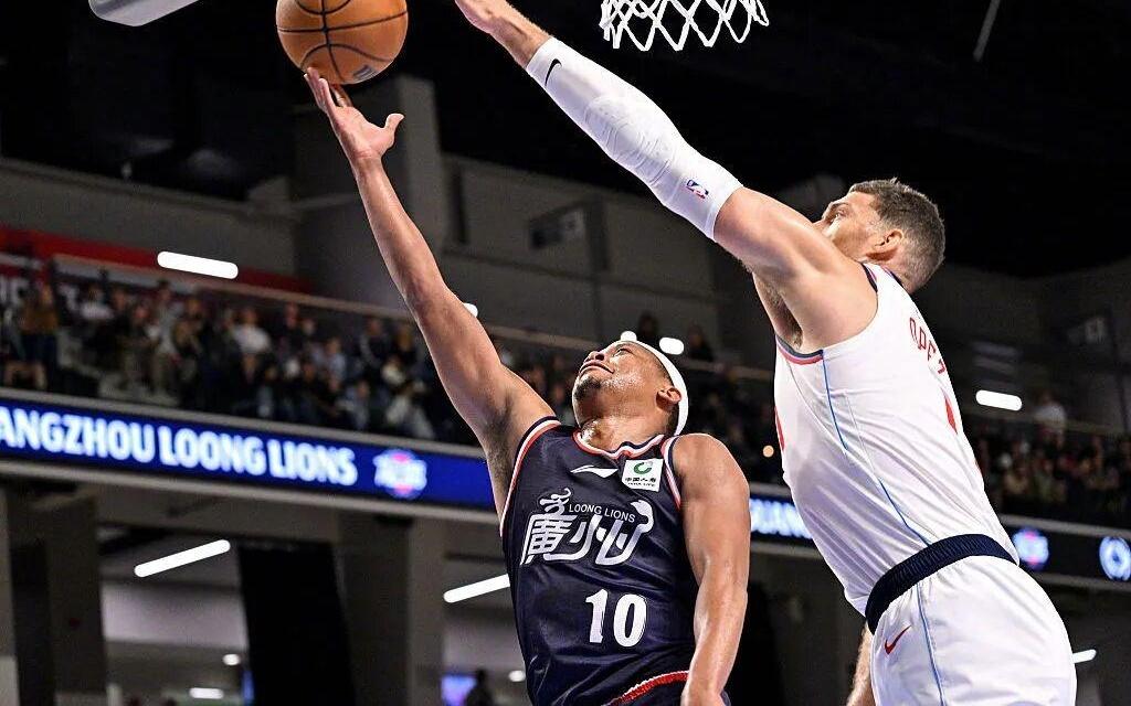 保罗重返快船首秀！大胜广州47分！欢迎来到NBA！