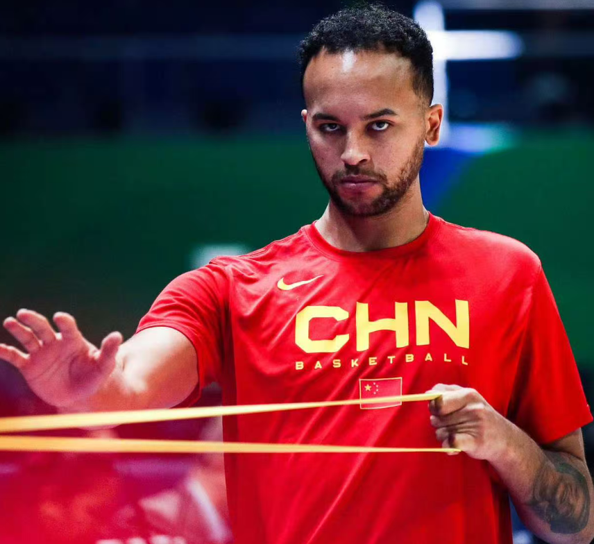深夜12点！李凯尔官宣放弃中国国籍，中国男篮归化首试失败