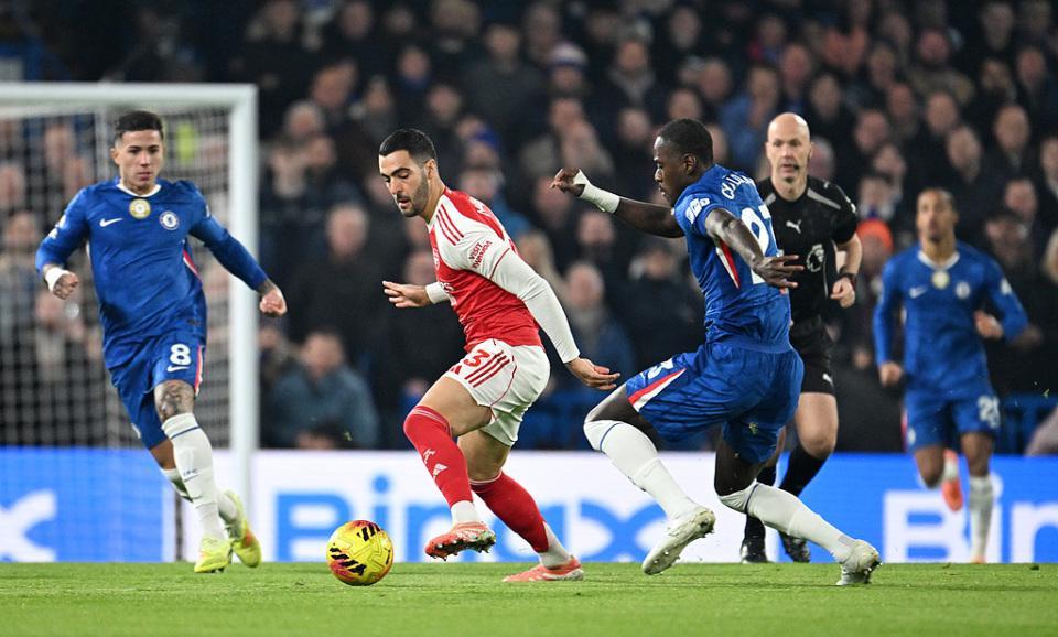 阿森纳11平十人切尔西!近17场不败+5分领跑英超凯塞多蹬踏染红