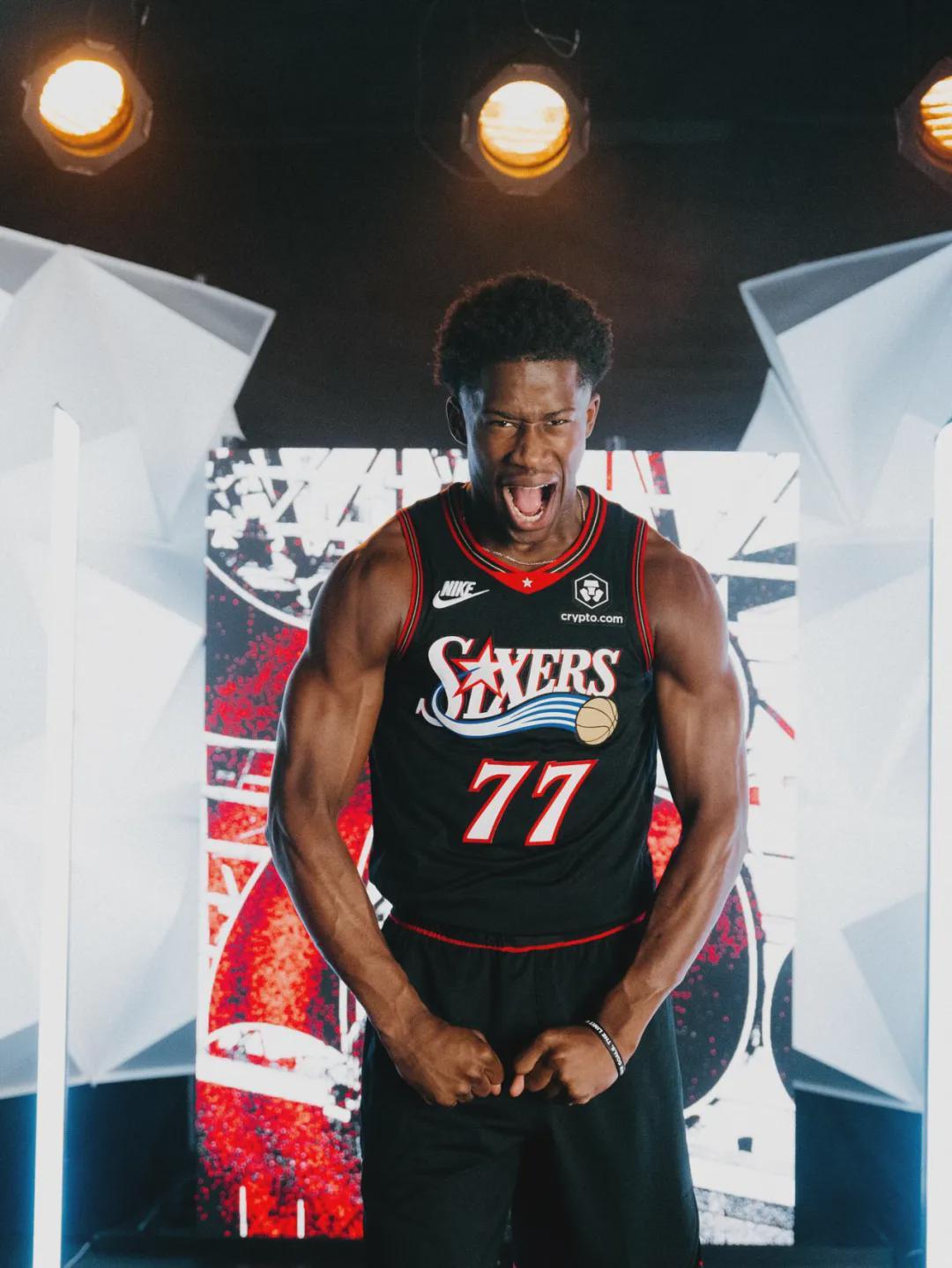 NBA首秀破詹姆斯纪录,13岁暴打高年级天才!下一个超级巨星