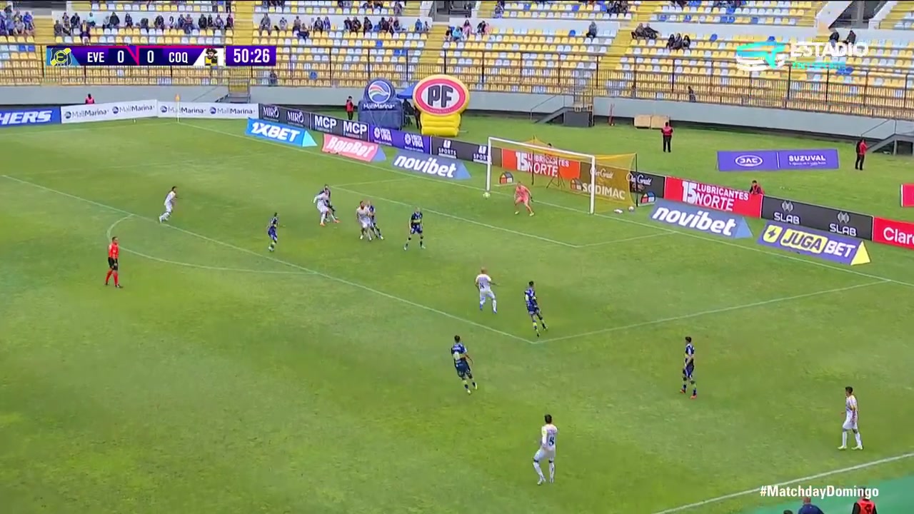 智利联赛中的凌空侧钩也太霸气了