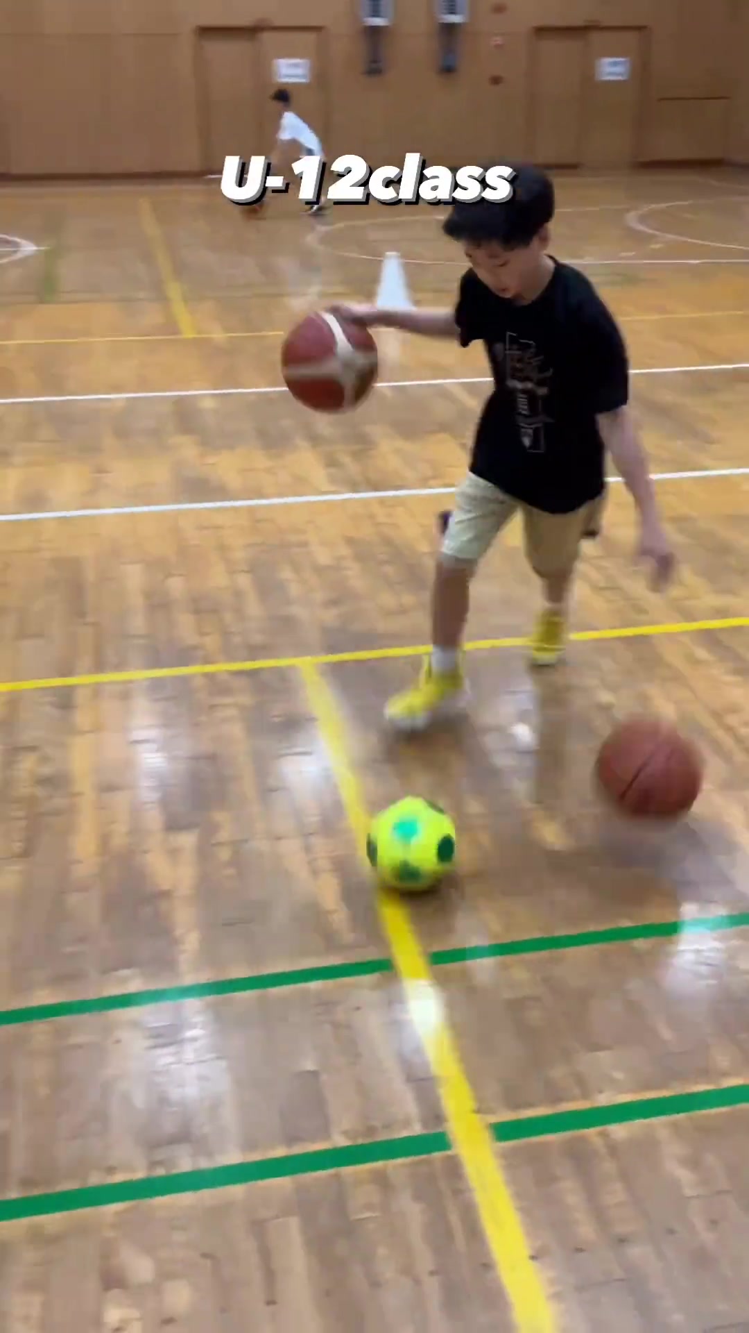 足篮两开花日本小学生运球基本功有点东西