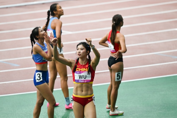 排队道歉？吴艳妮8天内两度刷新100米栏今年亚洲最好成绩