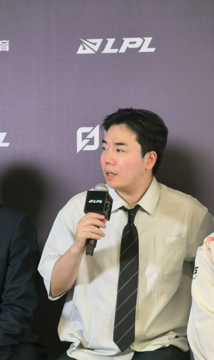 揽锅！红米教练：今天是我做的不好导致失利 后面会做更多的准备