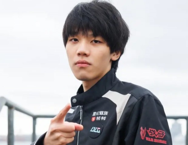 BLG.ON：想在賽場(chǎng)上選出EZ輔助，但總被AD選手先選走