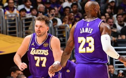 詹姆斯背靠背30+准三双东契奇：他用行动证明自己多在乎比赛