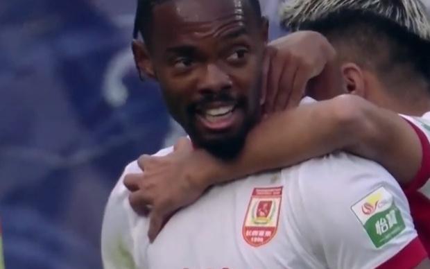 亚泰保级战梦幻开局!谢维军巨大失误,西普里安轰处子球