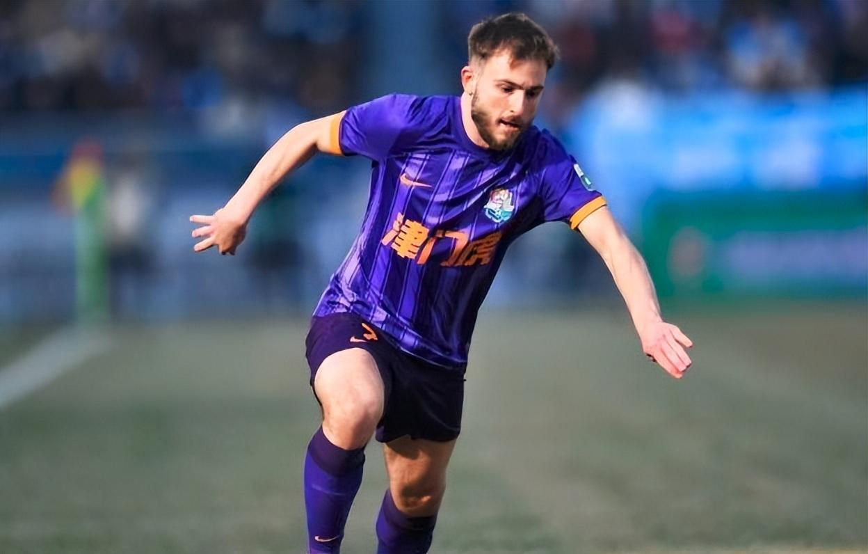 津门虎转会消息：于根伟找到阿代米“平替”，杨梓豪转投中超豪门