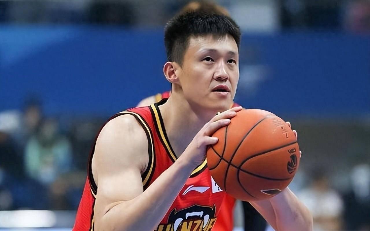 男篮23年世界杯12人现状！3人受伤，4人无缘国家队，1人沦为板凳