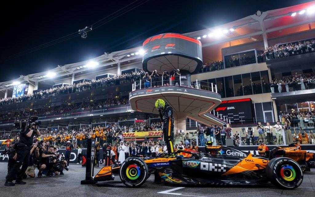 诺里斯首夺F1车手总冠军,维斯塔潘虽败犹荣