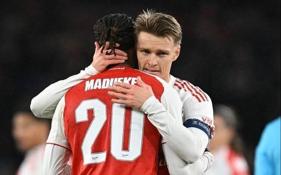 厄德高:马杜埃凯在周三晚的第一球非常精彩,真为他感到高兴