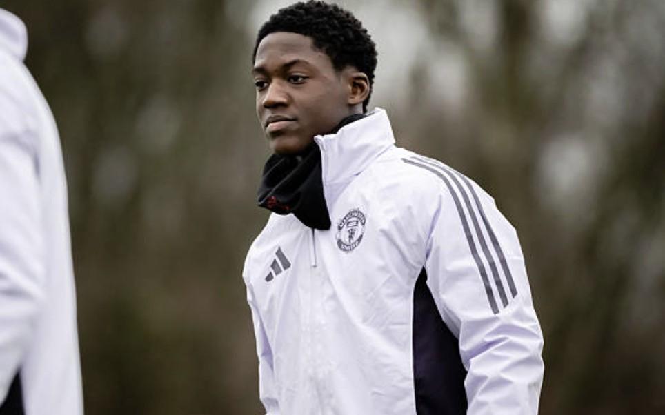 跟队：梅努可能在本月推动外租曼联内部对谢什科很有信心