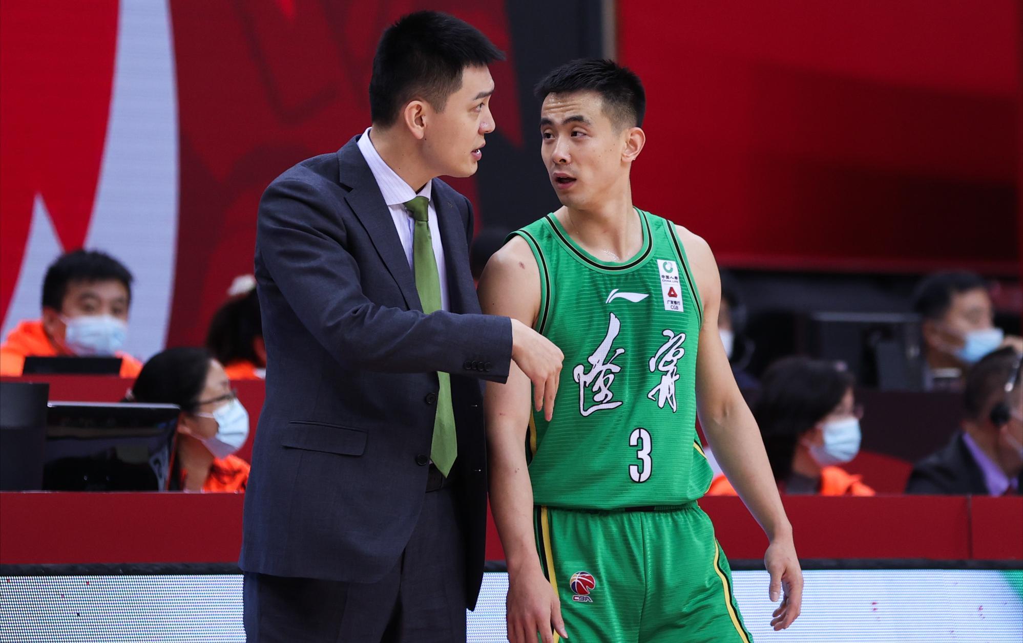 赵继伟否认离开辽篮，两年失去3队友，仅1人坚守，张镇麟送暖心话