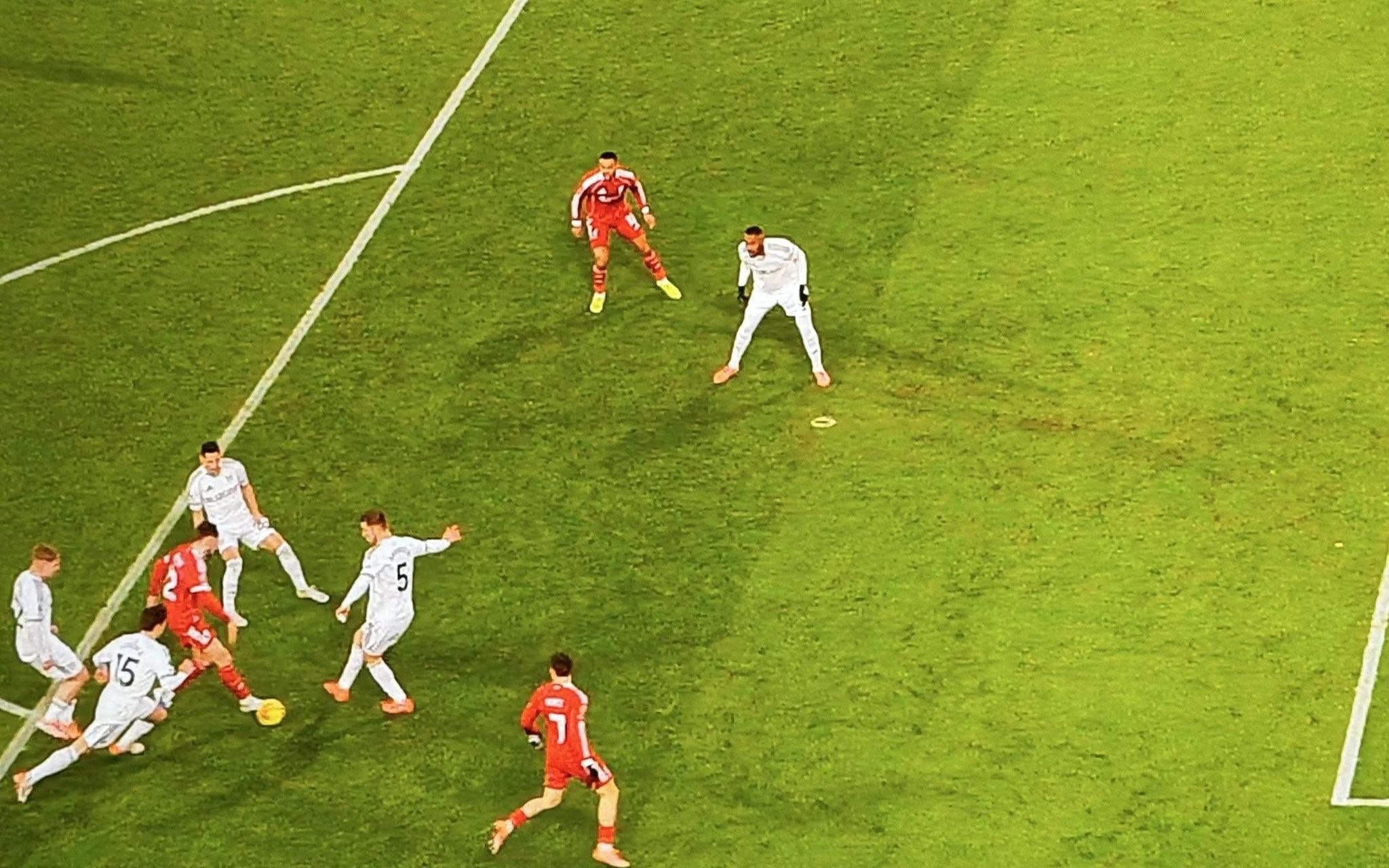 这是同一帧吗半自动越位显示维尔茨进球不越位引发争议