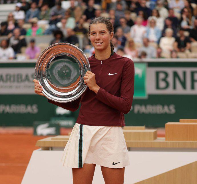 环球旅行，17岁少女塔格尔2025赛季已获得五大突破