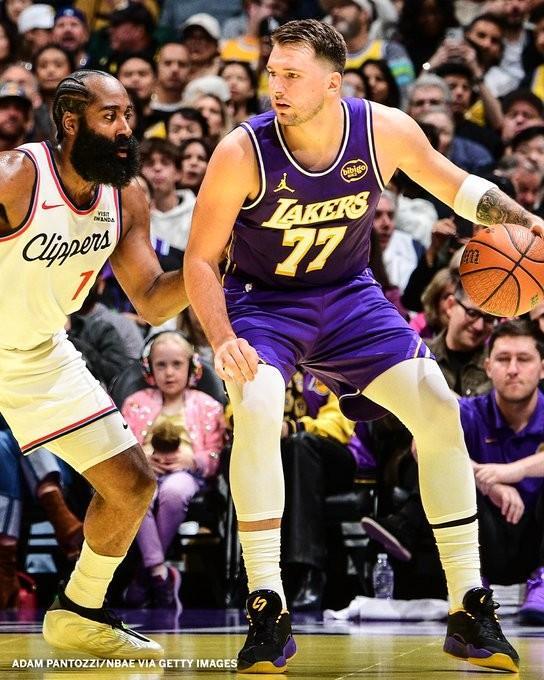 半场封神,东契奇19分钟17中11砍32分,创多项比肩科鲨詹纪录