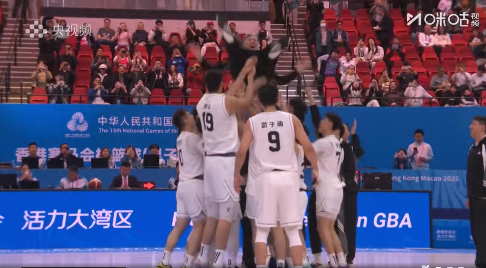 广东3名CBA球员，在U22决赛合砍0分，球迷：太菜了快退出CBA吧