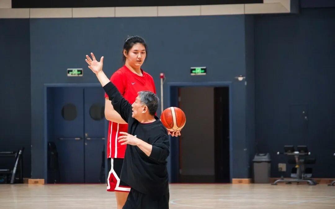 WCBA首秀正负值全队最低，张子宇未来路还长