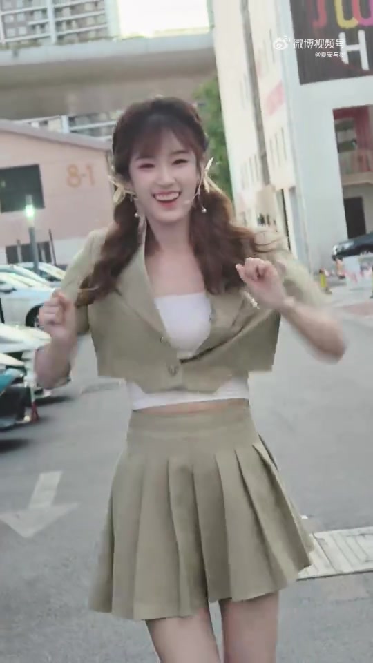 元气少女！夏安分享舞蹈视频：20薪资小偷下班结算画面