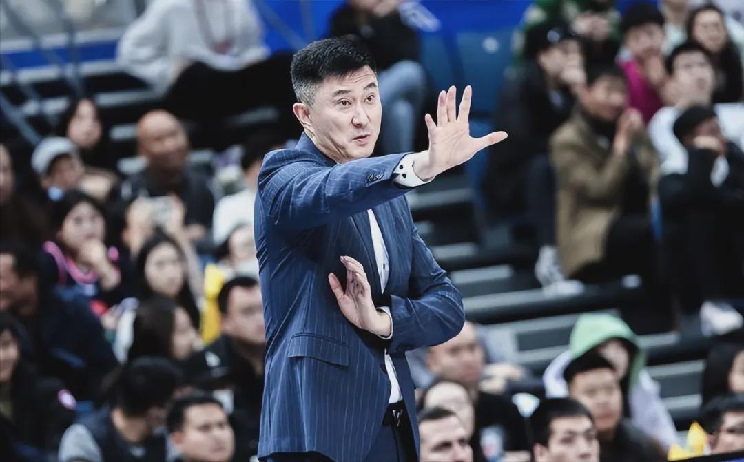 好消息!广东宏远外援下周到队,杜锋正式率队备战新赛季