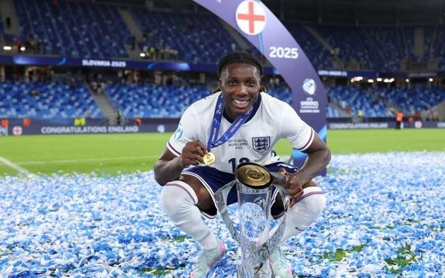 热那亚后卫:维埃拉曾是出色的球员,现在是出色的教练