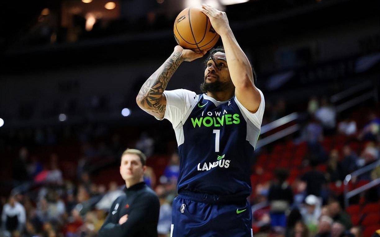 火箭裁掉了后场老熟人,他在新赛季还会继续为火箭二队出战