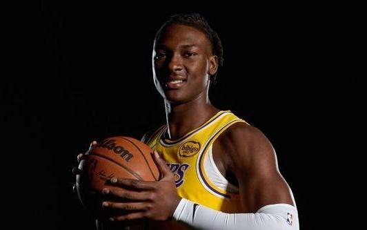 雷迪克:新秀蒂埃罗目前训练受限尚不确定何时复出