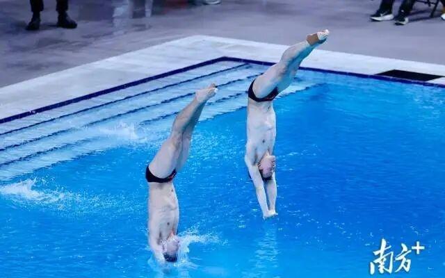 金牌+1，广东队谢思埸黄博文跳水男子