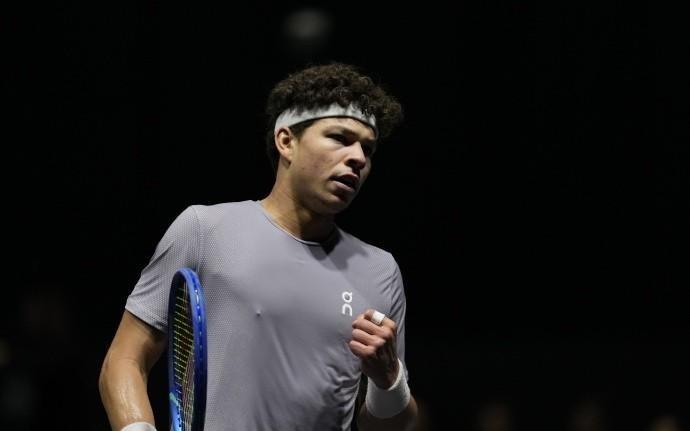 巴黎大师赛：谢尔顿20击败卢布列夫，跻身八强拿到总决赛门票