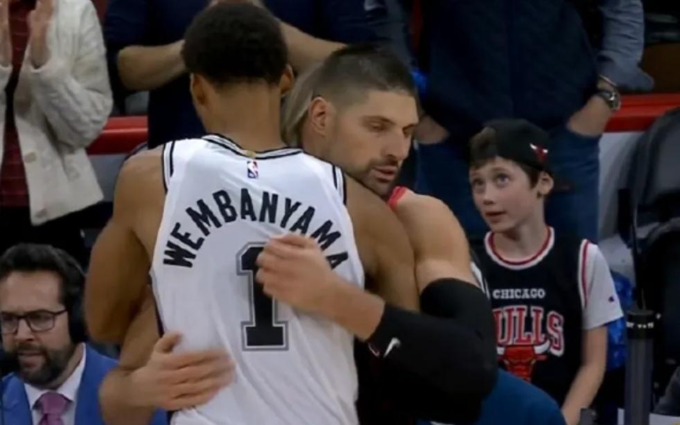 “大号杜兰特”!连进2个三分完成逆转,文班亚马太强了