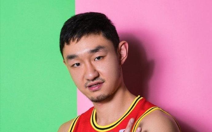 老东家不续约了!CBA关系户退役,打不上球还拿4年顶薪