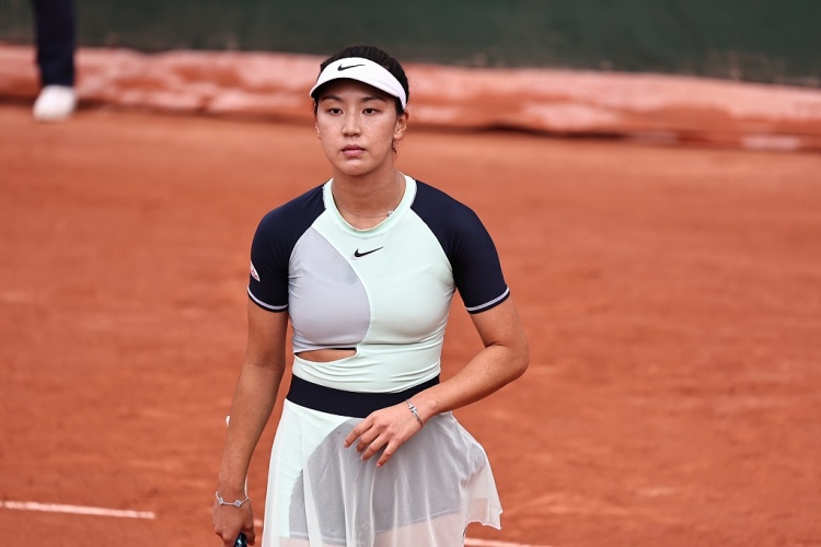 王欣瑜2-1逆转袁悦，WTA1000罗马站首轮赢下金花德比晋级