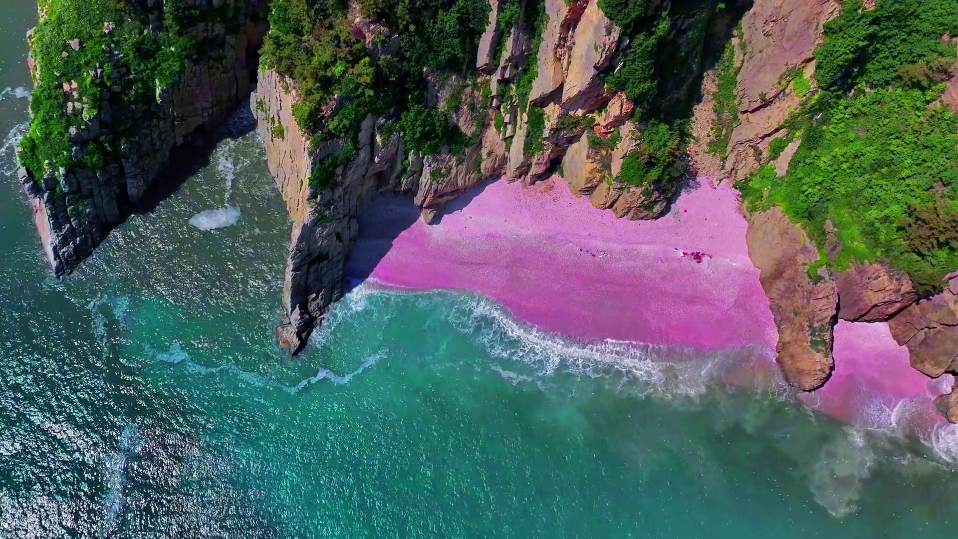 大连的尽头藏着一片粉色沙滩，不会还有人不知道吧？