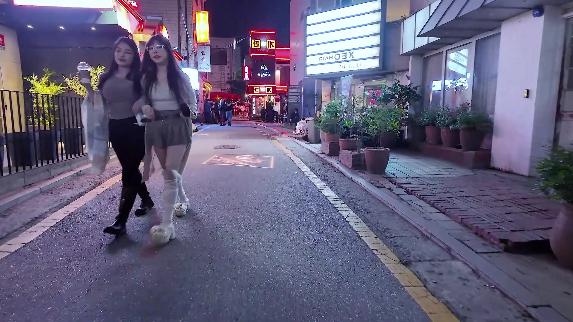 韩国街头尽是微胖天花板