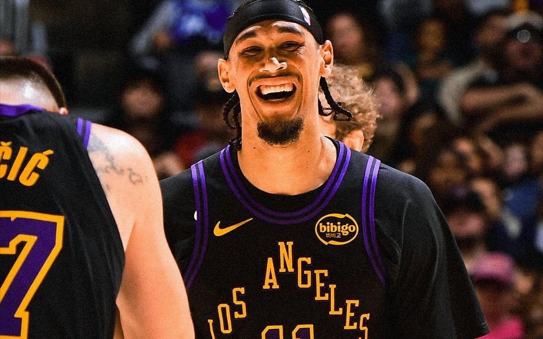 湖人11胜0负，关键球真硬啊！双核合砍65分，詹姆斯真的逆生长