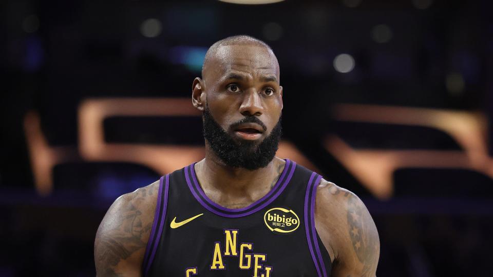 美媒2026年10项大胆预测：詹皇宣布退役决定绿军进决赛掘金夺冠