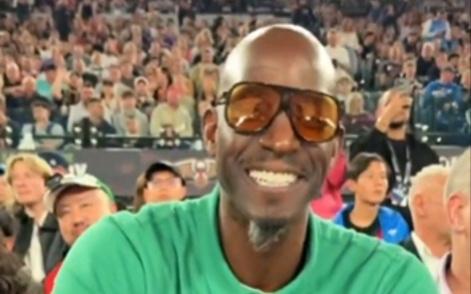 NBA季前赛:鹈鹕险胜墨尔本联队锡安15+5普尔首秀11+4+4