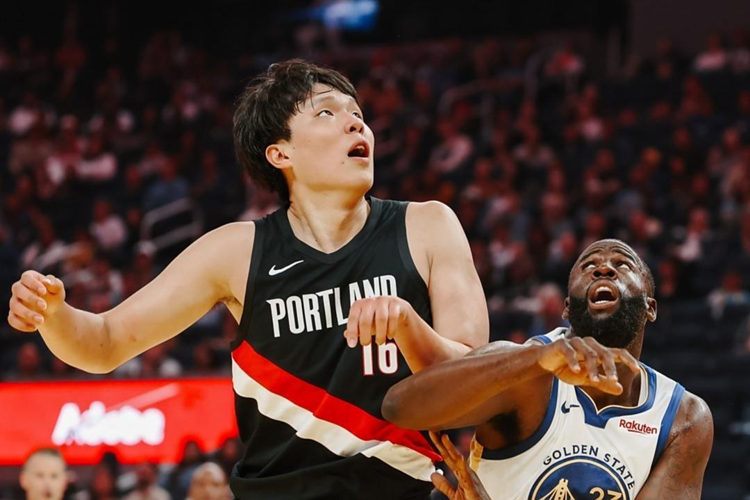 杨翰森首秀4分4板6犯,比卢普斯力挺:不觉得他表现差勇士不好打