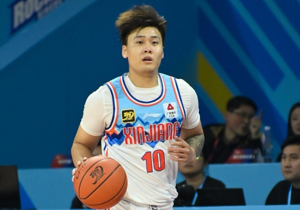 赵睿透露转会内幕：新疆无留人之心，直言对不起新疆球迷！