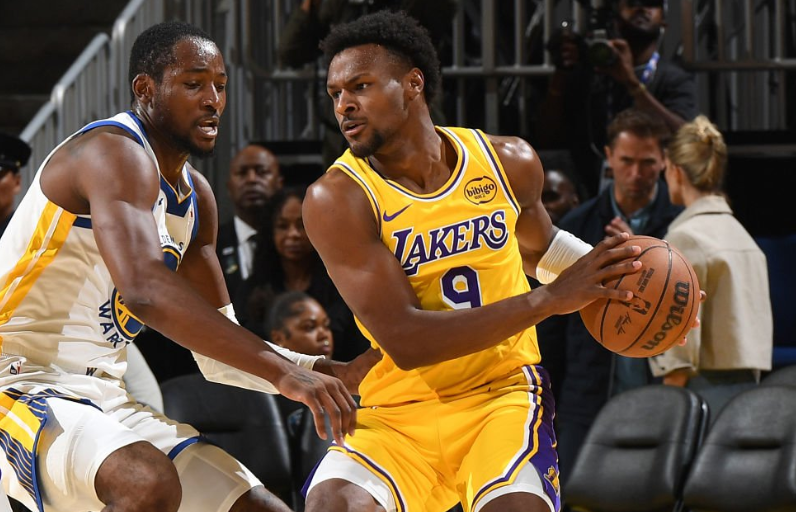 湖人队记:布朗尼远未达到轮换球员水准两场比赛都被有意针对