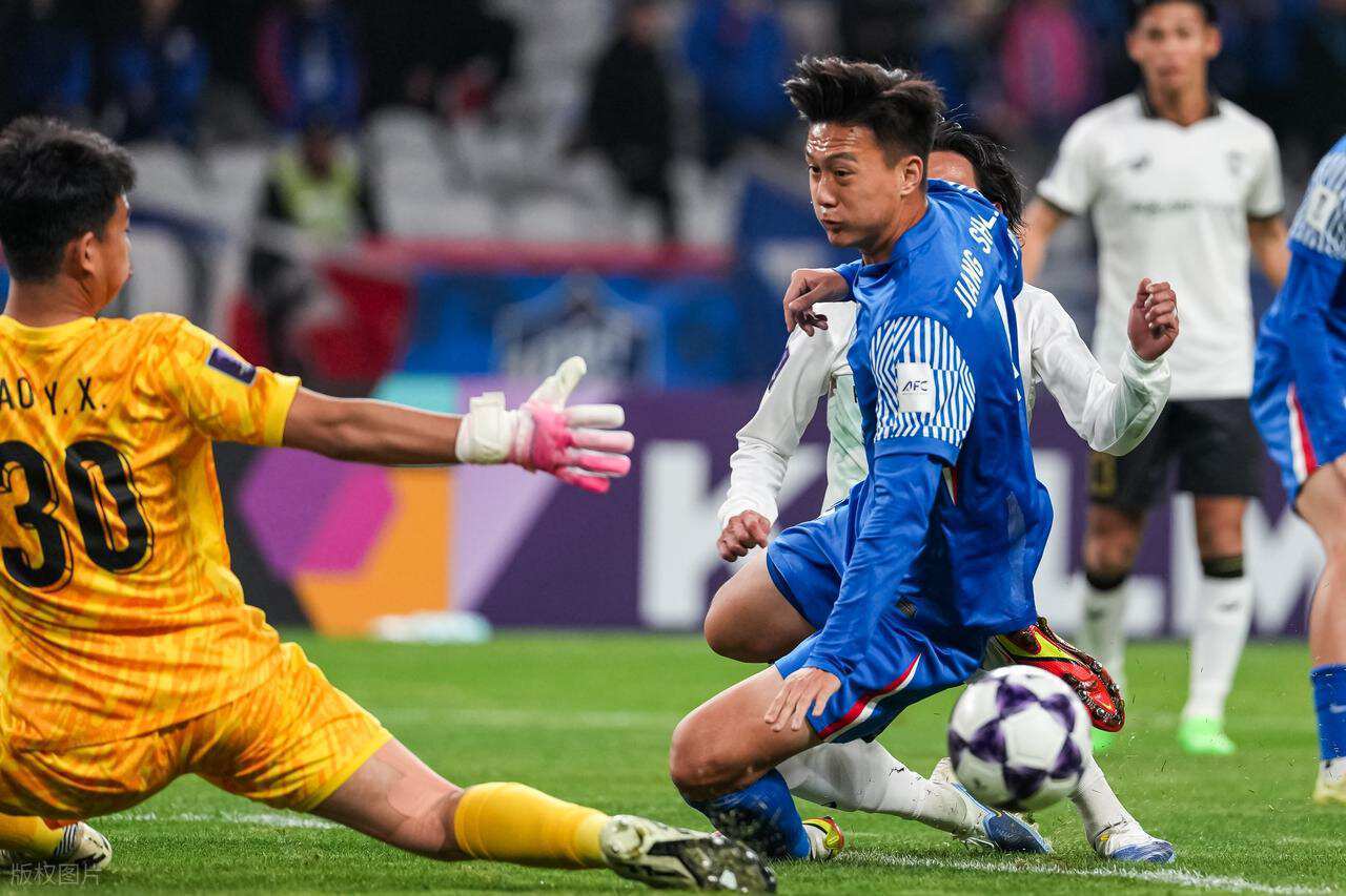 蒋圣龙社媒发声宣布重要决定!申花球迷纷纷送祝福,直言他不容易