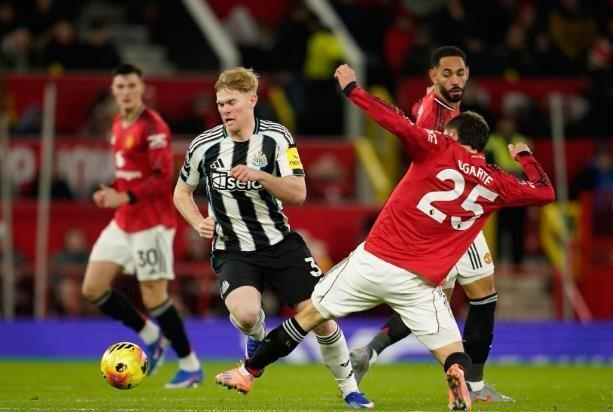 节礼日最喜爱的对手！残阵曼联主场击败纽卡，打破魔咒上升至第五