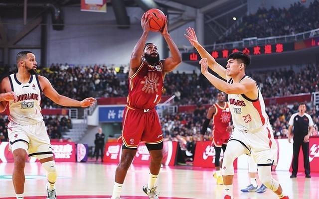 签下“球场发动机”山西男篮外援补强