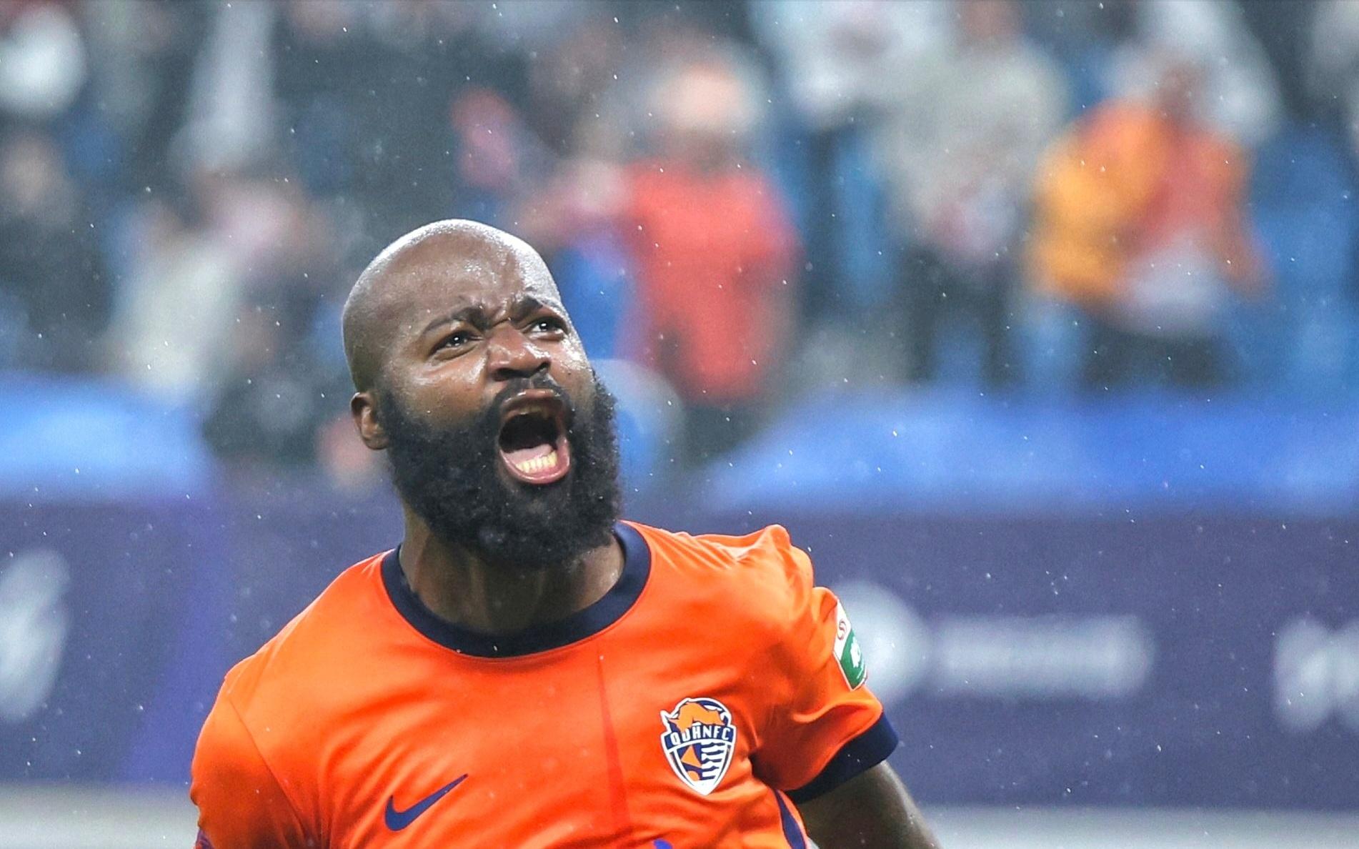 中超第27轮：海港申花双雄险胜，蓉城重