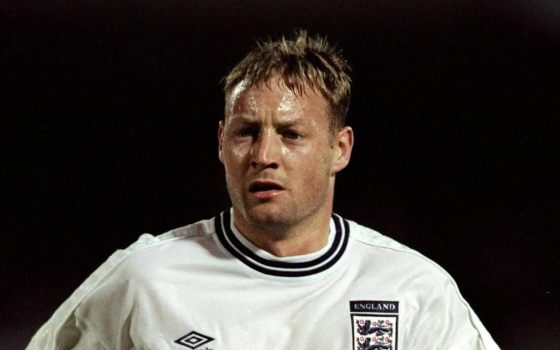 英格兰前国脚戴维巴蒂每年都给老队友打电话，看他是否还活着