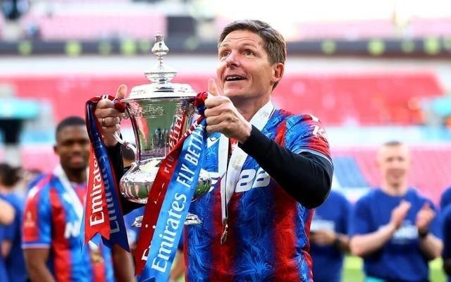 英超大黑马面临解体!神奇主帅不续约中轴线都要走人