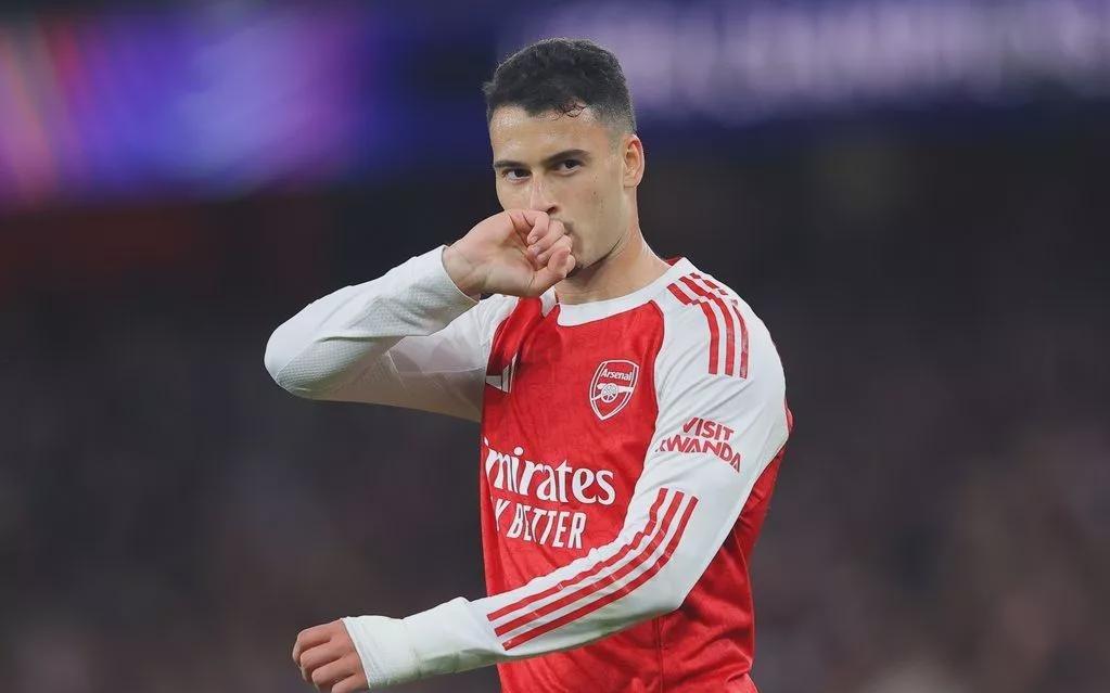 马丁内利:阿森纳本赛季想争四冠王,英超要保持榜首很困难