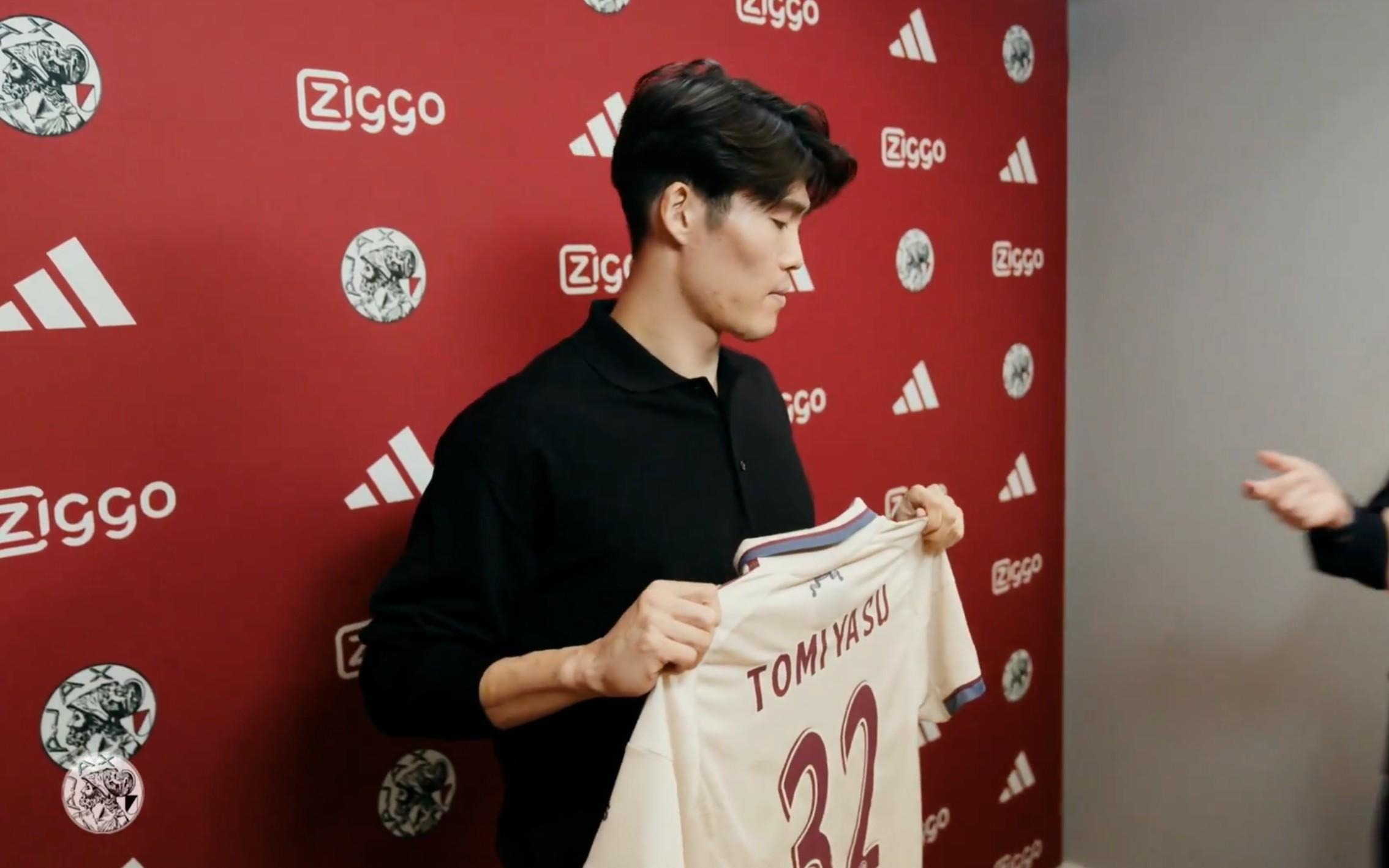 官方：富安健洋将在阿贾克斯身披32号