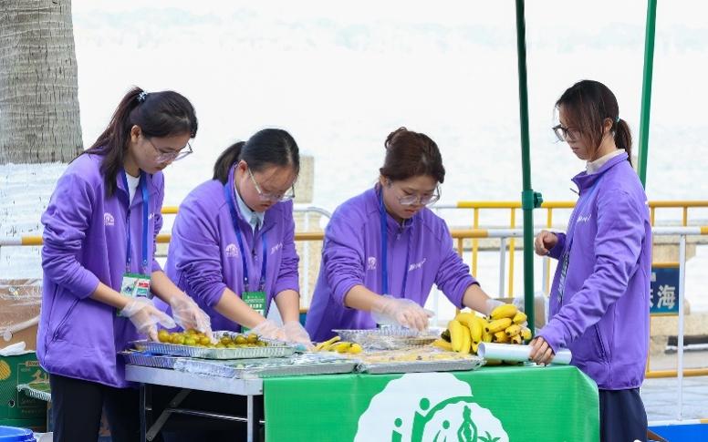 从清晨到日暮,聚焦珠海马拉松背后的青春力量