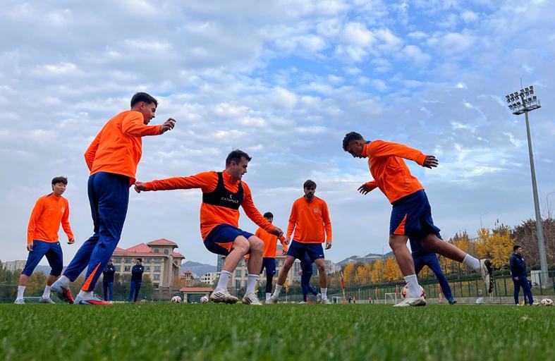 泰山冲击1500分！瓦科冲击金靴泽卡冲助攻王武汉广电炮轰邓卓翔